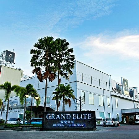 Grand Elite Hotel Pakanbaru Exteriör bild